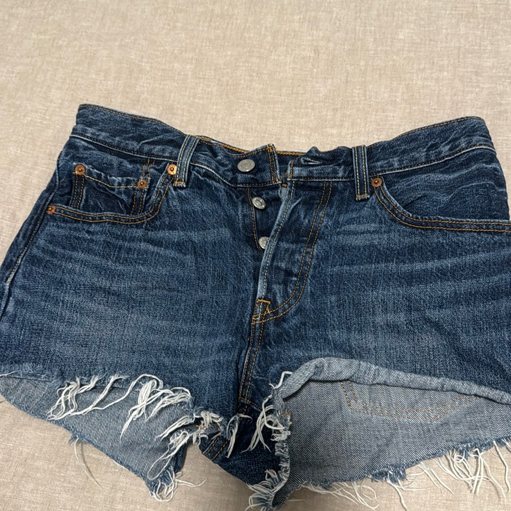 Levi cut off shorts